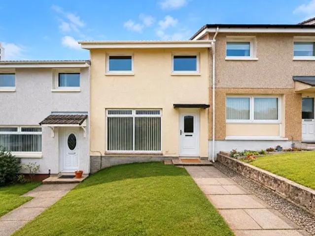 Apartment for rent in Long Calderwood, Barassie