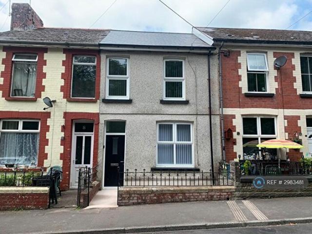 Apartment for rent in Pontycymer, Wales