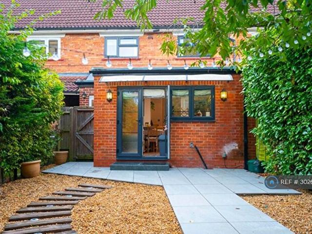 Apartment for rent in Gipsy Lane Estate, The Slade
