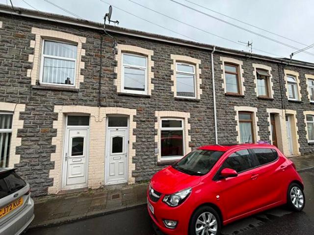 Apartment for rent in Penrhiwceiber, Miskin