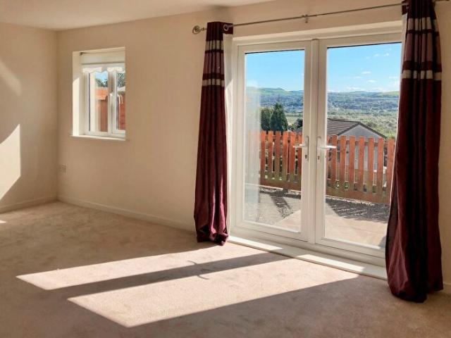 Apartment for rent in Coedffranc, Skewen
