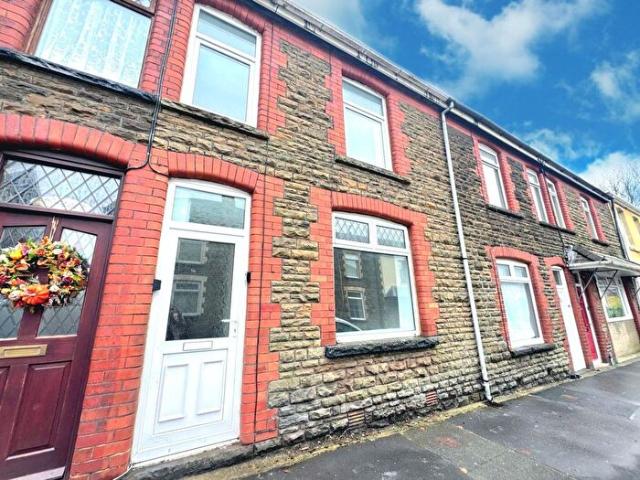 Apartment for rent in Resolven, Wales