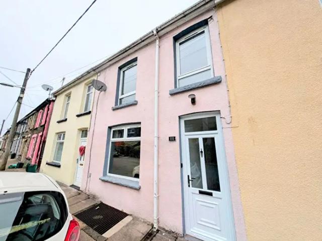 Apartment for rent in Penrhiwceiber, Miskin