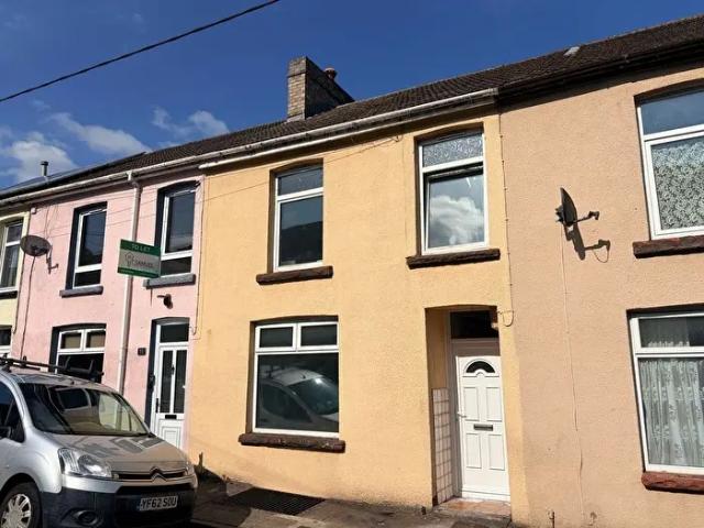 Apartment for rent in Penrhiwceiber, Miskin