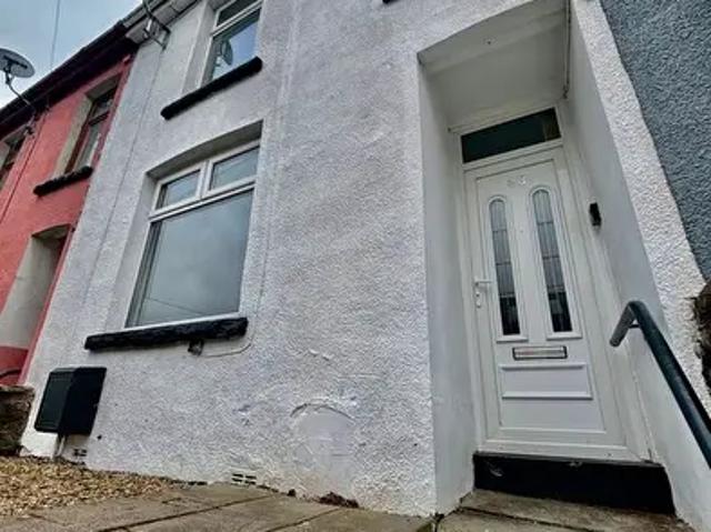 Apartment for rent in Penrhiwceiber, Miskin