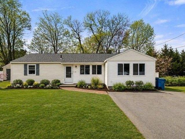 House for sale in Tewksbury, Massachusetts