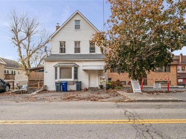 House for sale in Thornwood, New York