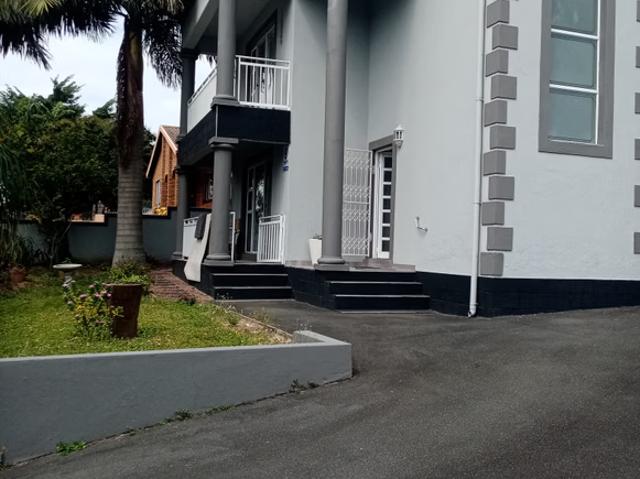 Apartment for rent in Chatsworth, Kwazulu-natal