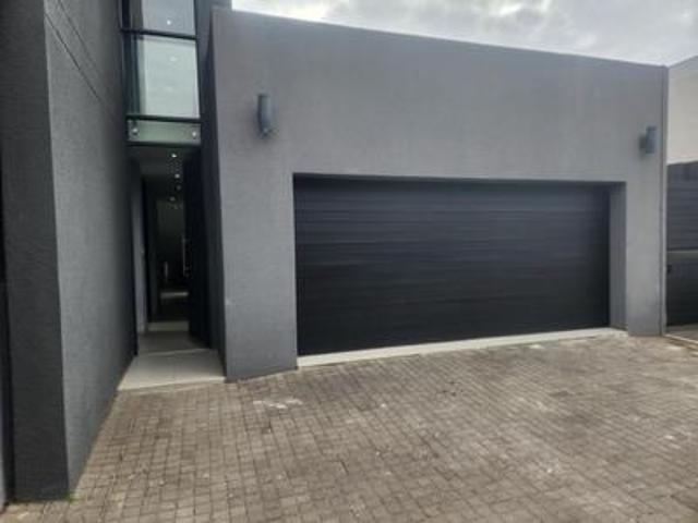 Townhouse for rent in Centurion