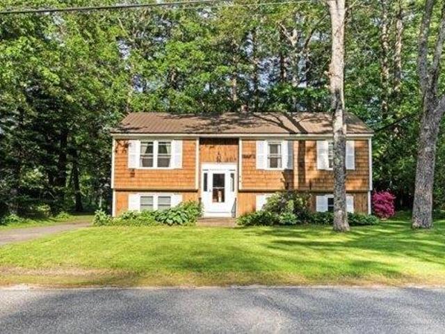 House for sale in Topsham, Maine