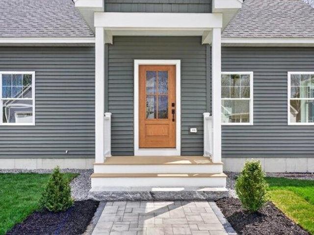 House for sale in Topsham, Maine
