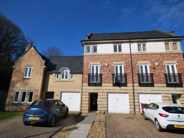 Townhouse for sale in Lee Bank, Greater Manchester