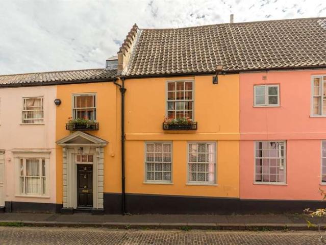 Townhouse for sale in Heigham Grove, East Bank