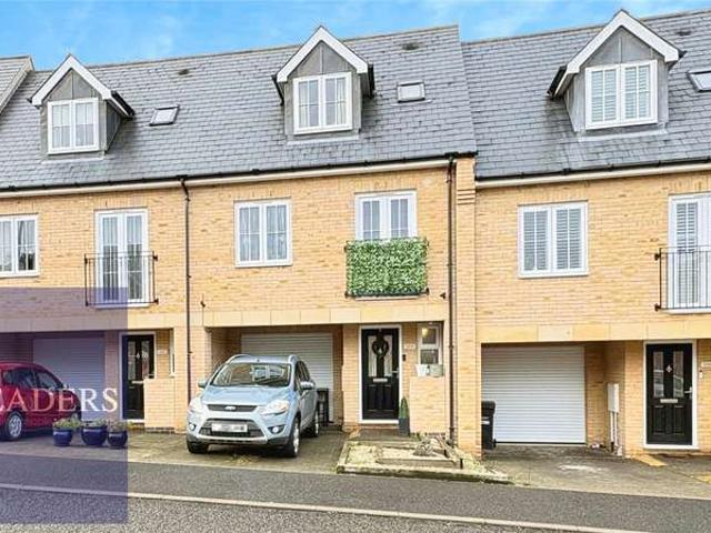 Townhouse for sale in Chipping Hill, Essex