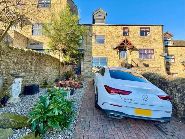 Townhouse for sale in Oxenhope, West Yorkshire