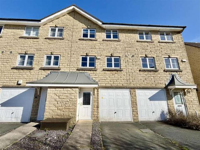 Townhouse for sale in Westwood Park, West Yorkshire