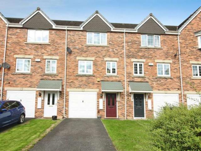 Townhouse for sale in West Yorkshire