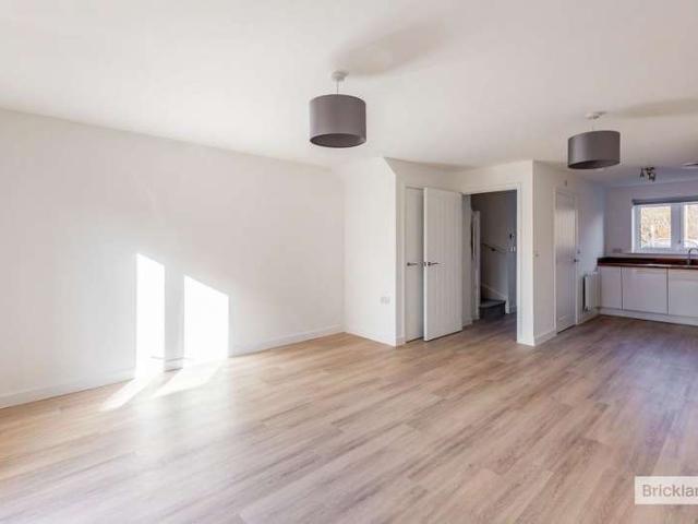 Townhouse for rent in Redhill Grange, Wellingborough
