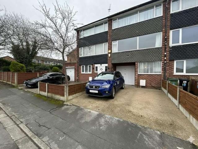 Townhouse for sale in Heald Green, Greater Manchester