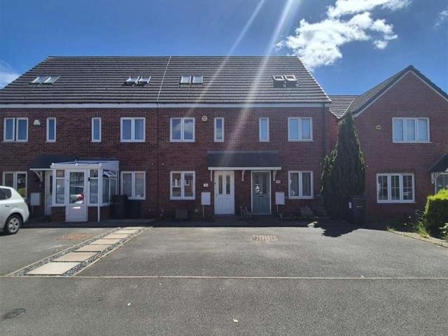 Townhouse for sale in West Midlands