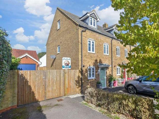 Townhouse for sale in Bridgefield, Kent