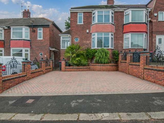 Townhouse for sale in Kimberworth, South Yorkshire