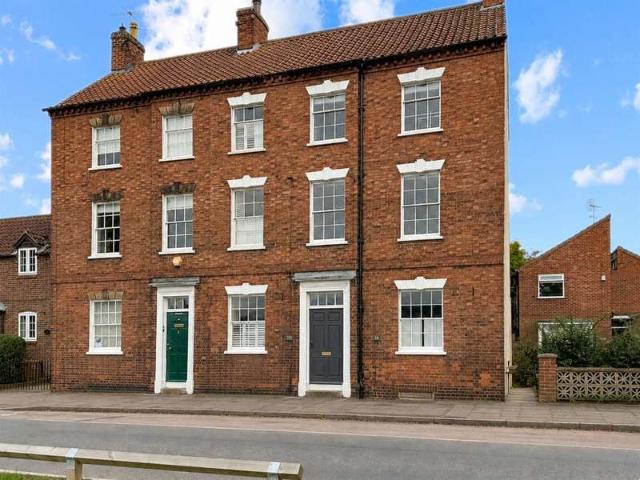 Townhouse for sale in Alverton, East Midlands