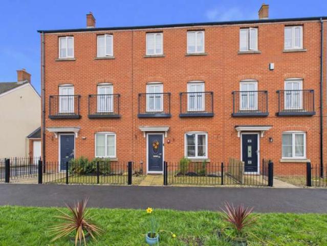 Townhouse for sale in Weston-super-mare, North Somerset