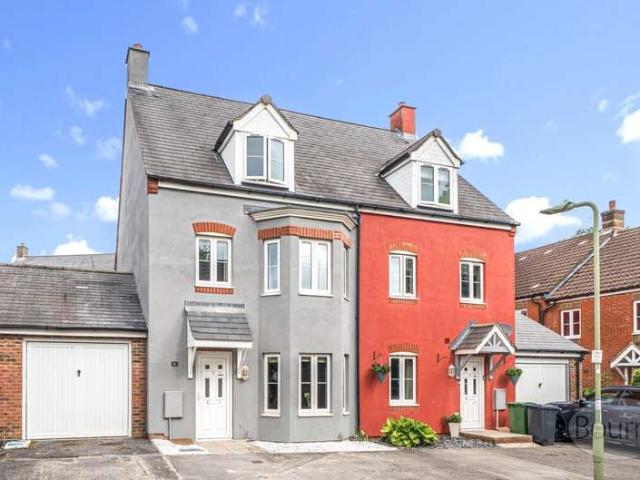 Townhouse for sale in Petersfield, Bolton Low Houses