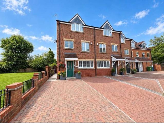 Townhouse for sale in East Riding Of Yorkshire