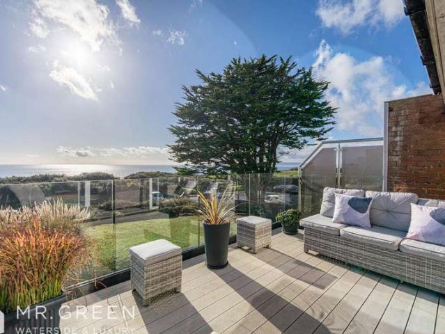 Townhouse for sale in Pokesdown, Bournemouth