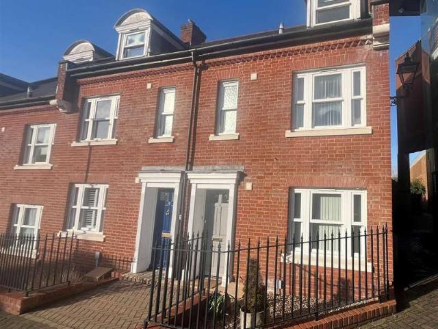 Townhouse for sale in Salisbury, Wiltshire
