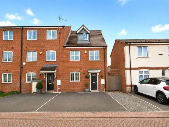 Townhouse for sale in Cinderhill, Haddon