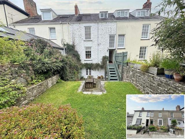 Townhouse for sale in Llansteffan