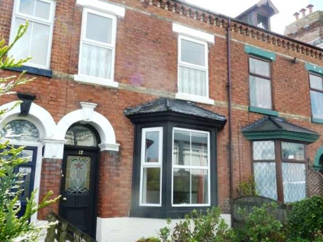 Townhouse for rent in Kingsley Moor, Staffordshire