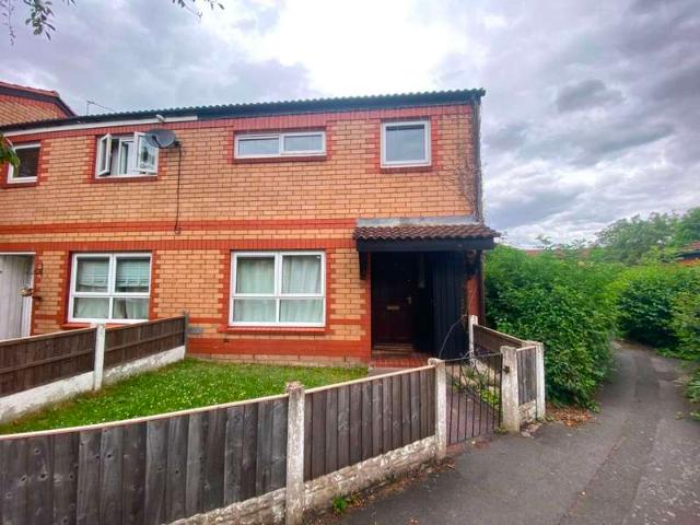 Townhouse for rent in Oakwood, Warrington