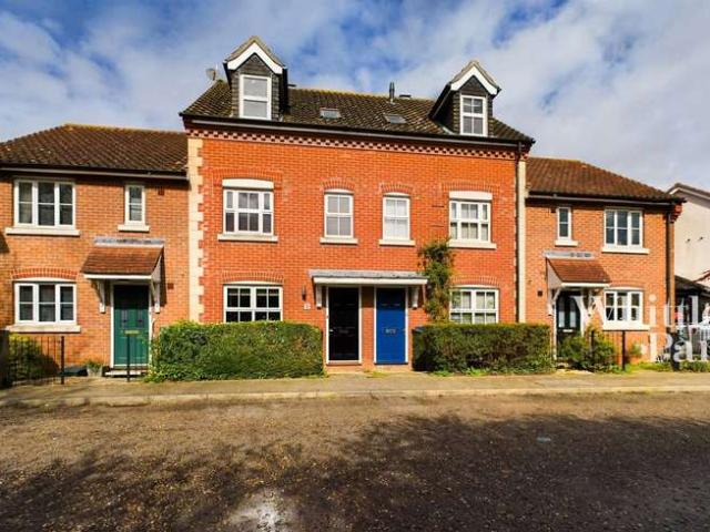 Townhouse for sale in Long Stratton, South Norfolk