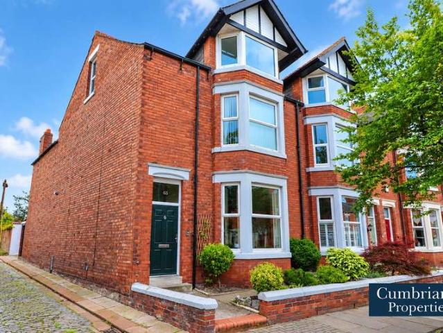 Townhouse for sale in Denton Holme