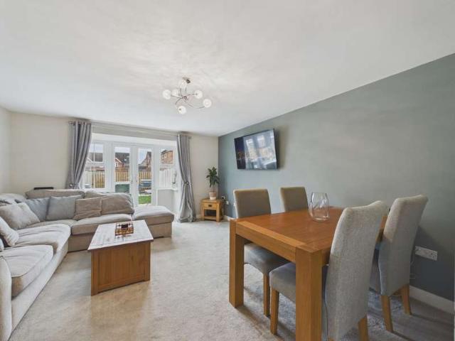 Townhouse for sale in Laughton Common, Dinnington