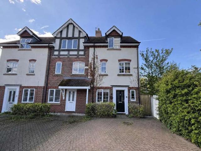 Townhouse for sale in Alderley Edge