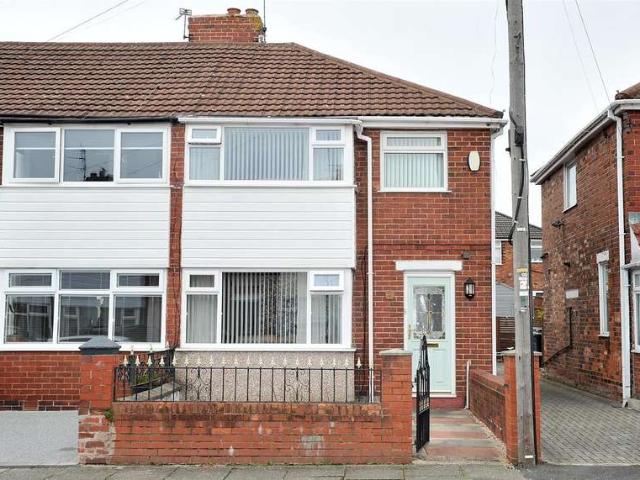 Townhouse for sale in Higher Irlam, Salford