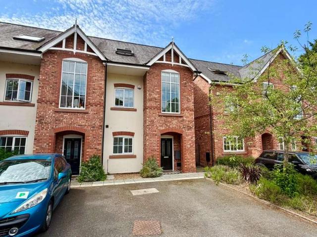 Townhouse for sale in Georgia, Greater Manchester