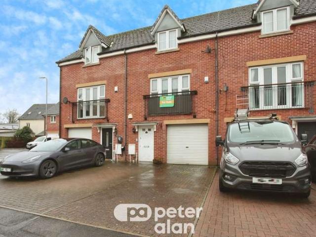 Townhouse for sale in Croesyceiliog, Wales