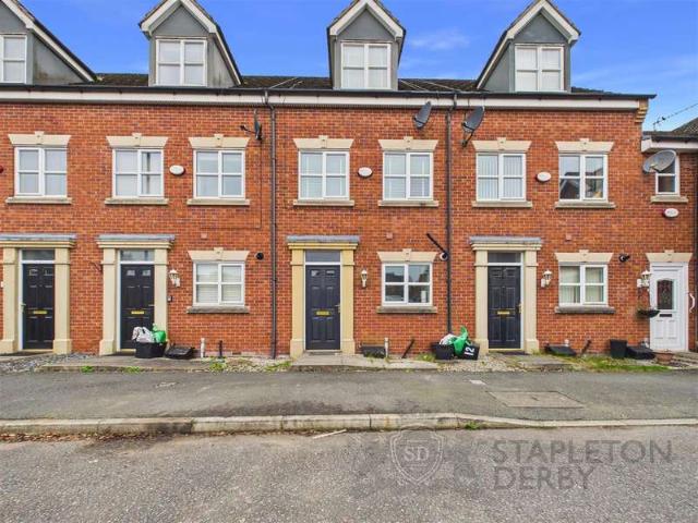 Townhouse for sale in St Helens
