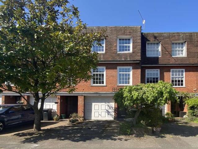 Townhouse for sale in Henley-on-Thames, Berrick Salome