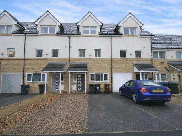 Townhouse for sale in Eccleshill, West Yorkshire