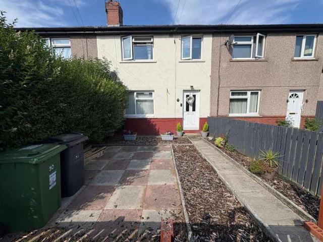 Townhouse for sale in Birkenshaw Bottom, Birkenshaw