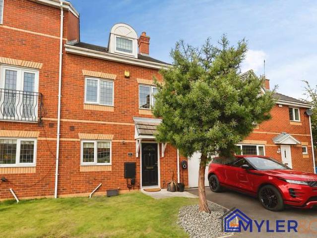 Townhouse for sale in Upton, Widnes