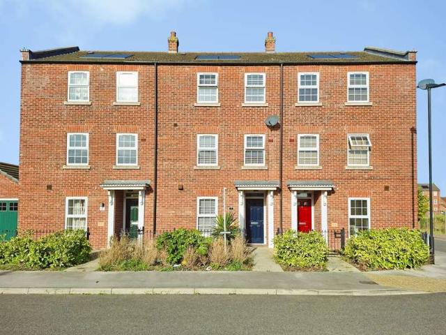 Townhouse for sale in Little London, South Holland