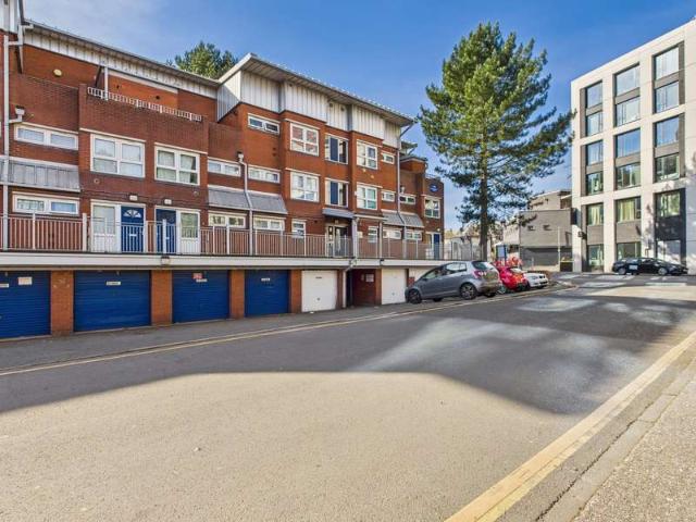 Townhouse for sale in Calthorpe Fields, West Midlands